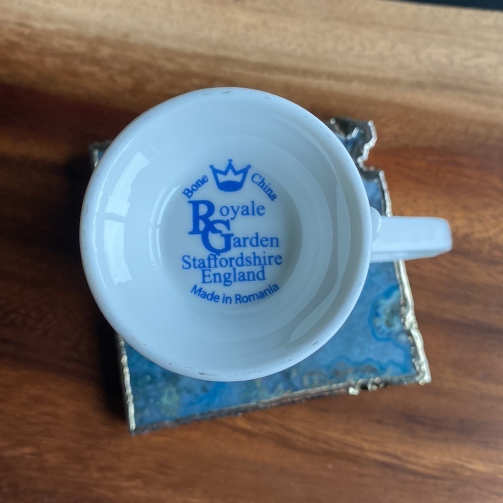 VINTAGE Floral Bone China Mug - Picture 4 of 5